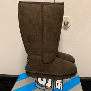 Women’s size 8 boots